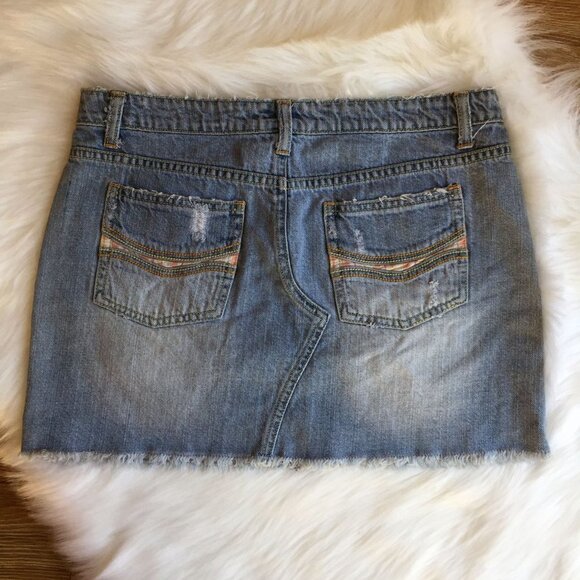 Tilt Distressed Raw Hem Denim Mini Skirt, M - Picture 2 of 4